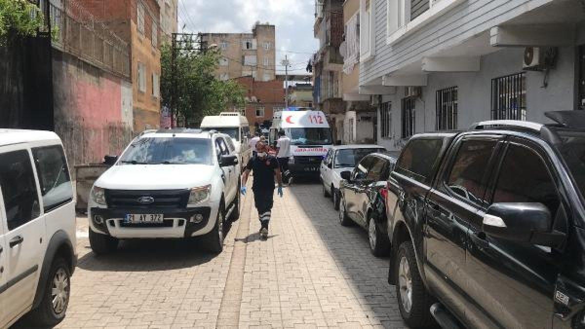 Diyarbakır'da devriye gezen polis ekibine saksı atıldı