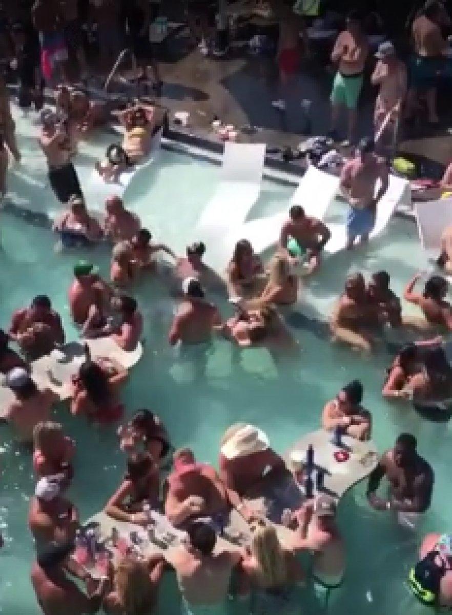 ABD'de düzenlenen havuz partisi tepki çekti