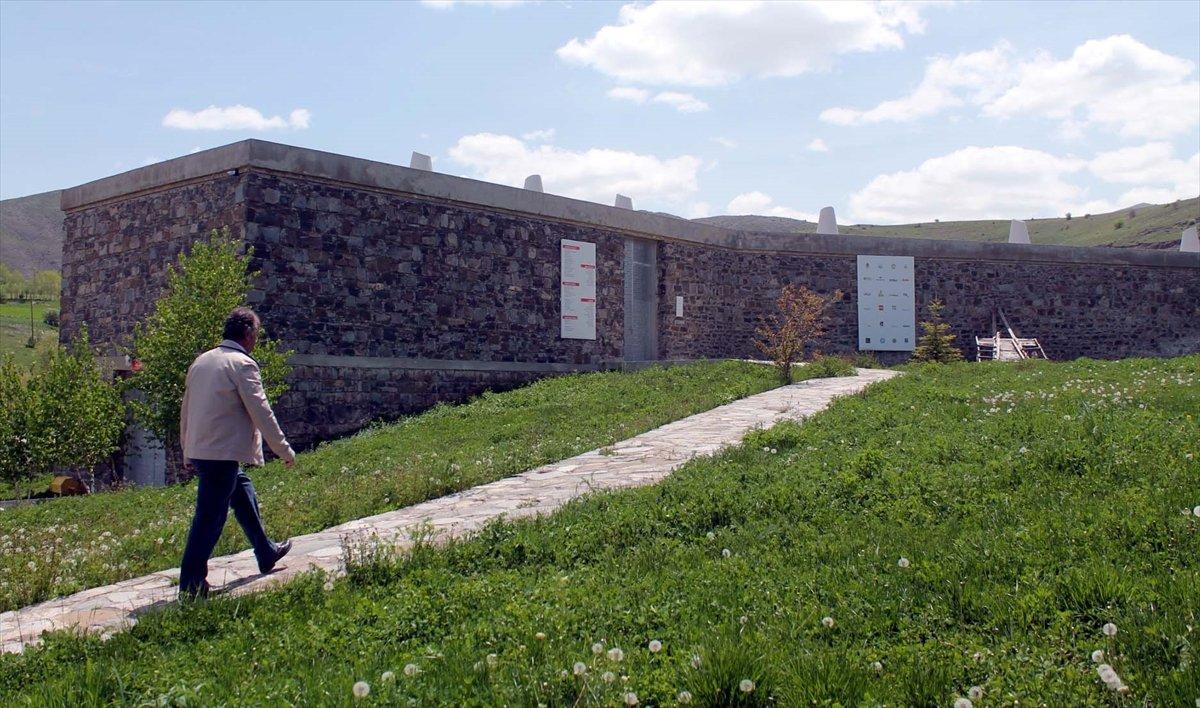 Bayburt'un Baksı Müzesi, muhtara emanet