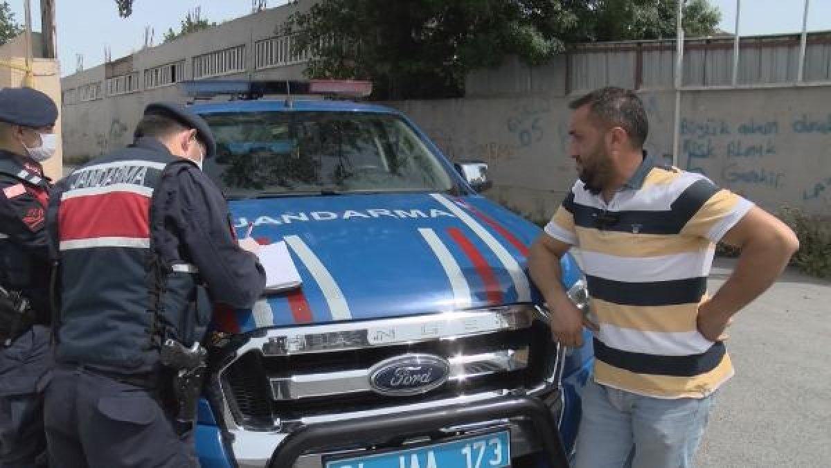 Eşiyle tartışınca evden çıktı, jandarmaya yakalandı