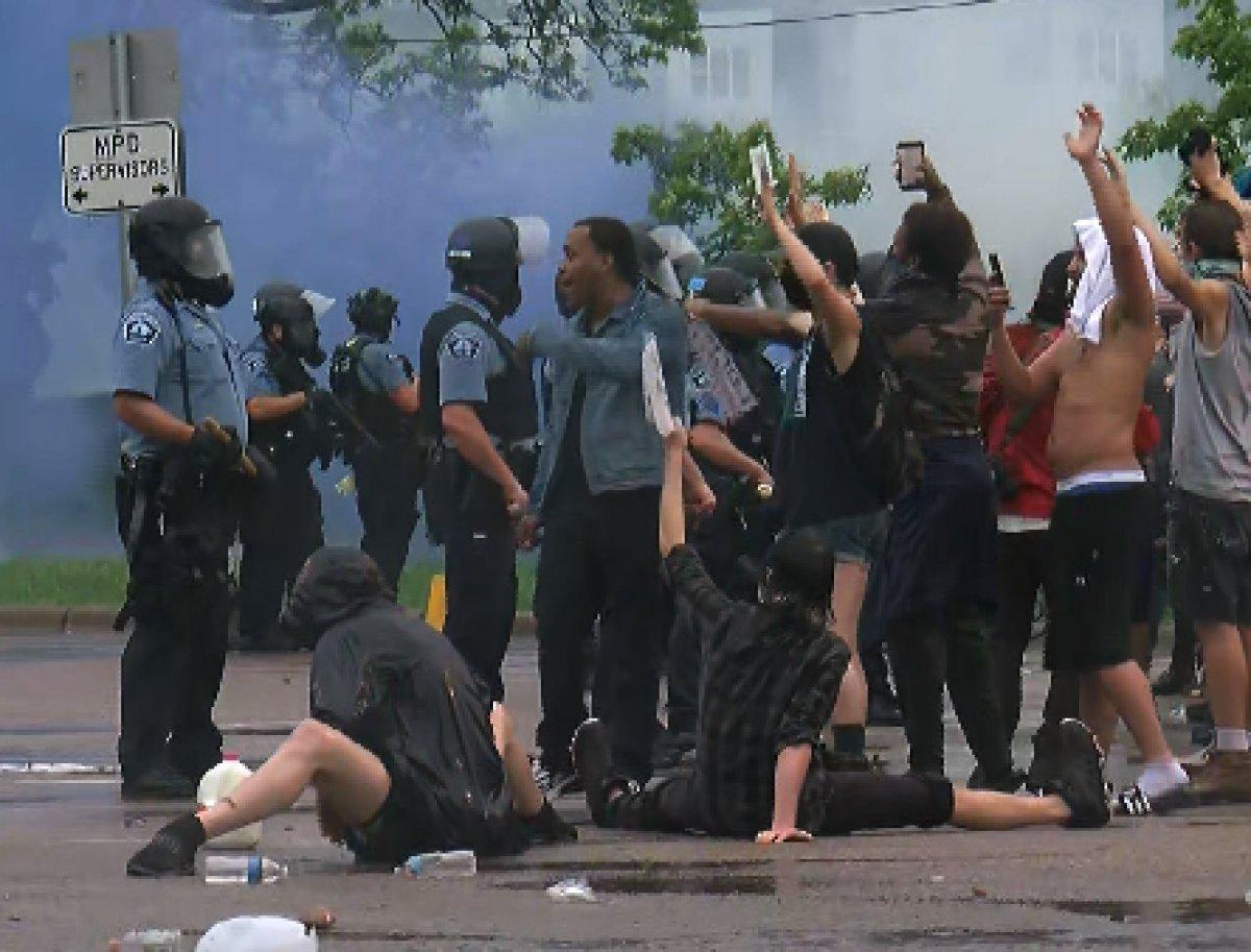 ABD’de binlerce kişi polis şiddetini protesto etti