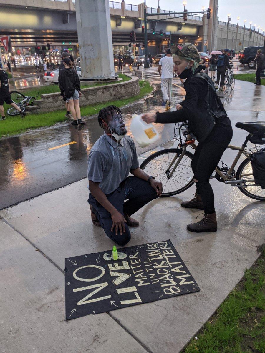 ABD’de binlerce kişi polis şiddetini protesto etti