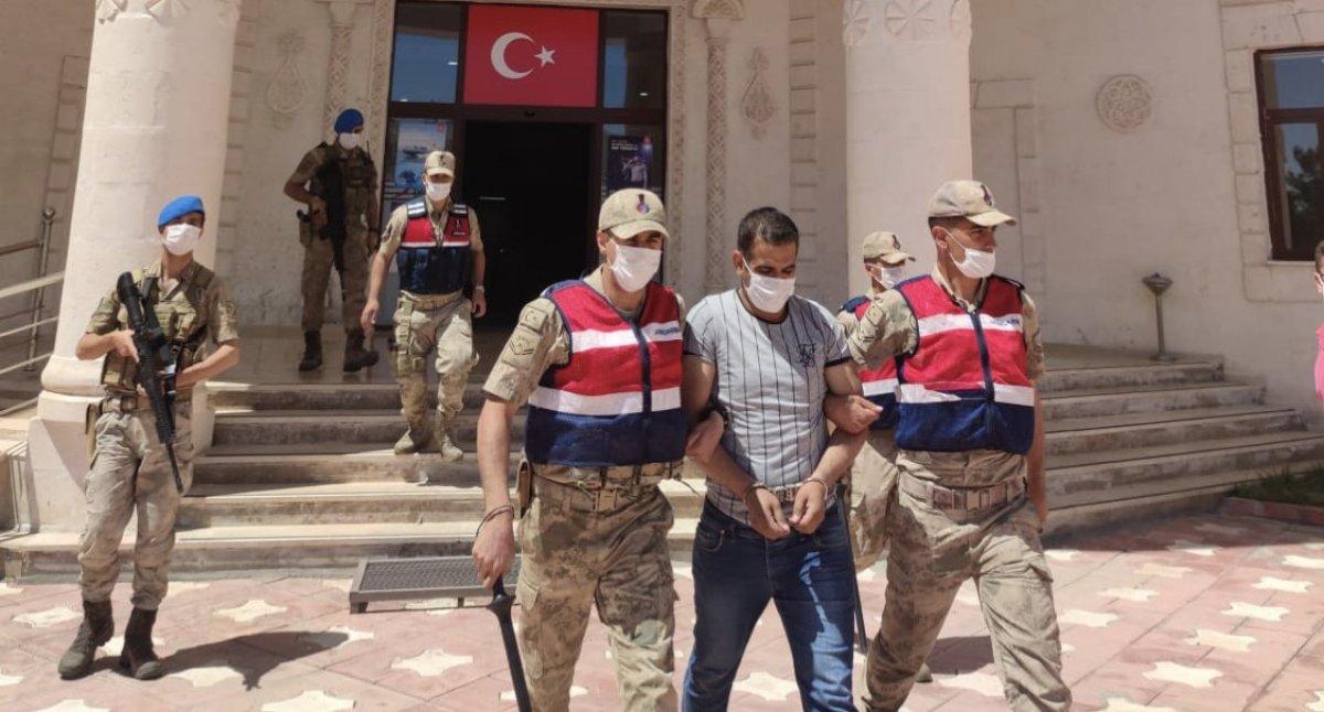 Cinayet zanlısı sahte kimlikle bayramlaşırken yakalandı