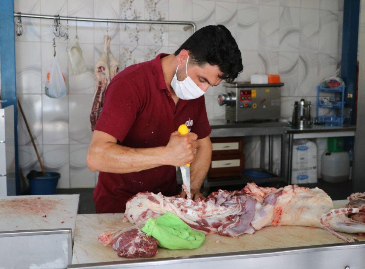 Kasaptan 300 kilo eti dakikalar içinde çalan hırsızlar