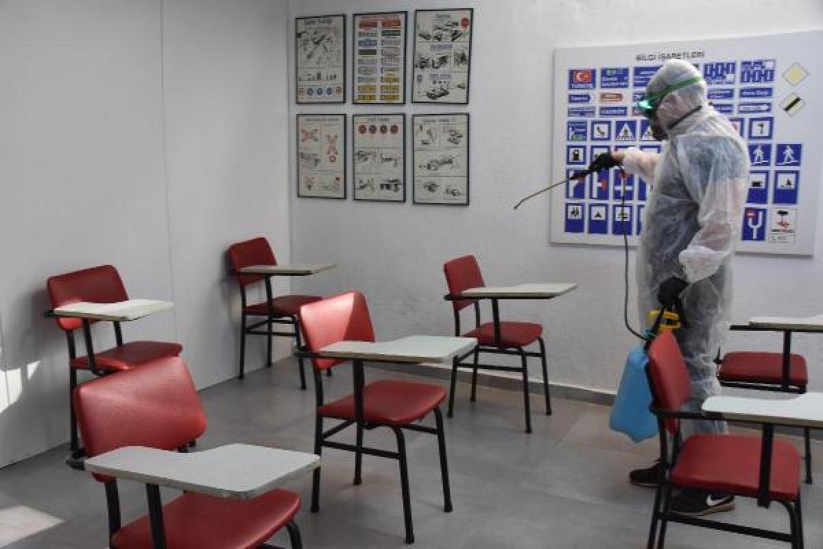 Sürücü kursları koronavirüs düzenine geçiyor