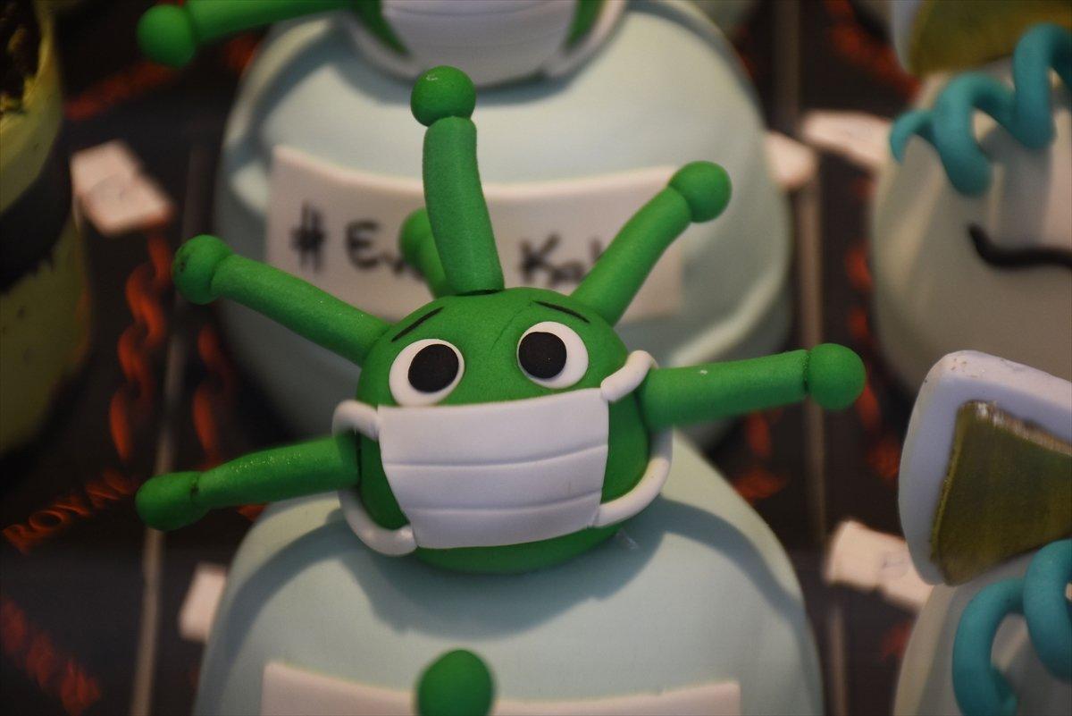 Çocuklara kooronavirüs önlemlerini 'tatlıyla' anlatıyor