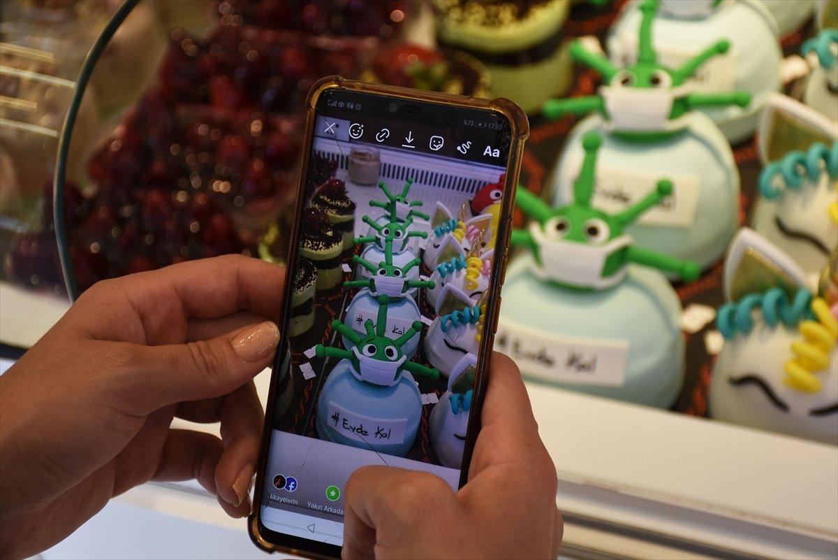 Çocuklara kooronavirüs önlemlerini 'tatlıyla' anlatıyor