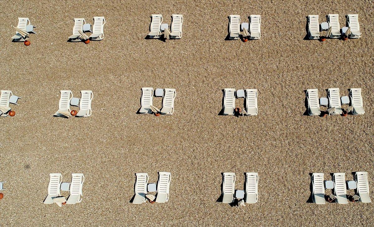 Yüzerken de sosyal mesafe korunacak