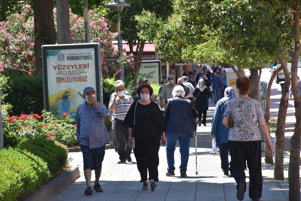 18 yaş altı çocuklar ve gençler, büyükleriyle gezebilecek