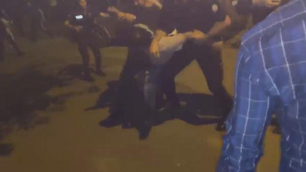 Nişan atan çiftin aileleri sopalı bıçaklı kavga etti