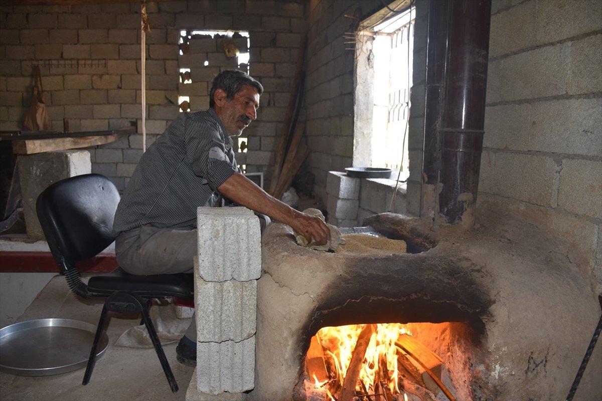 Yarım asırlık değirmen ile 7 çocuğunu okutuyor