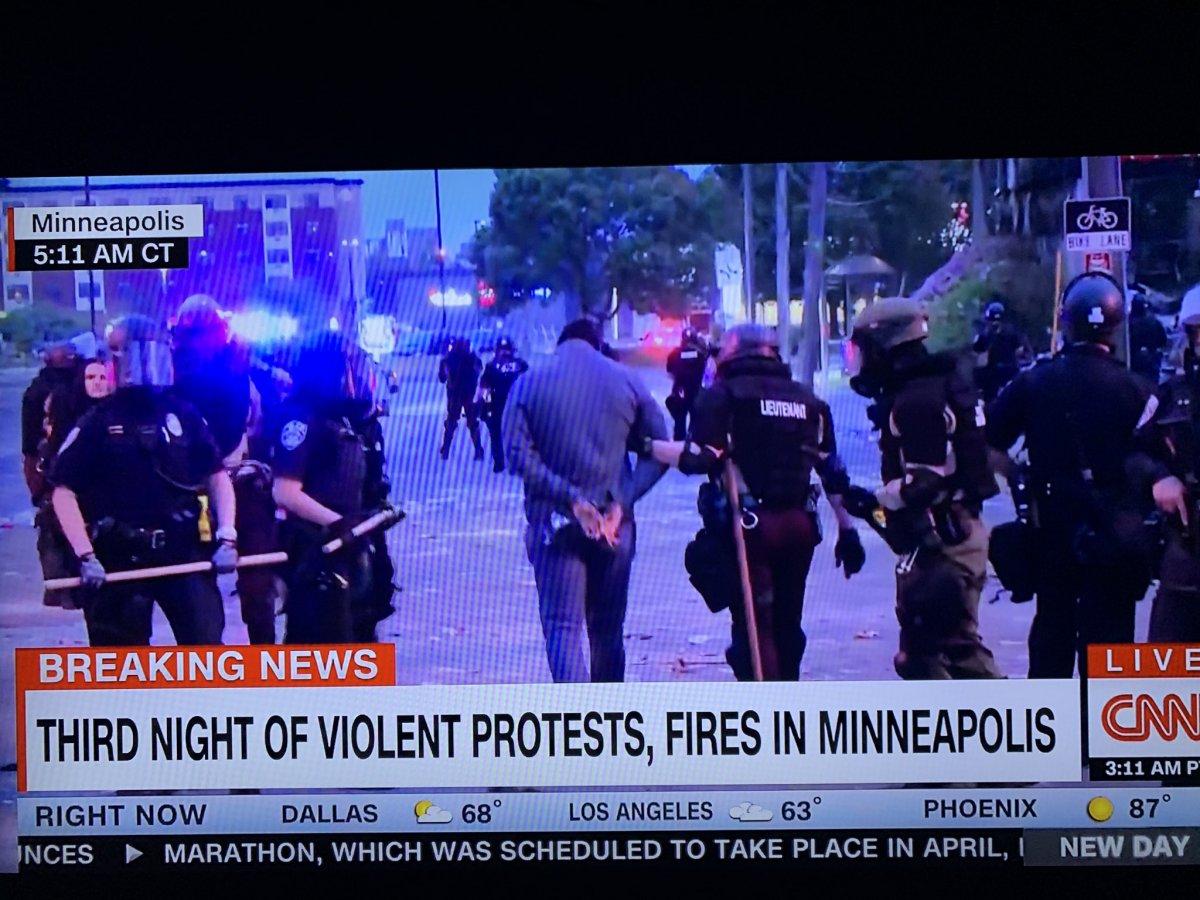 CNN muhabiri canlı yayında tutuklandı