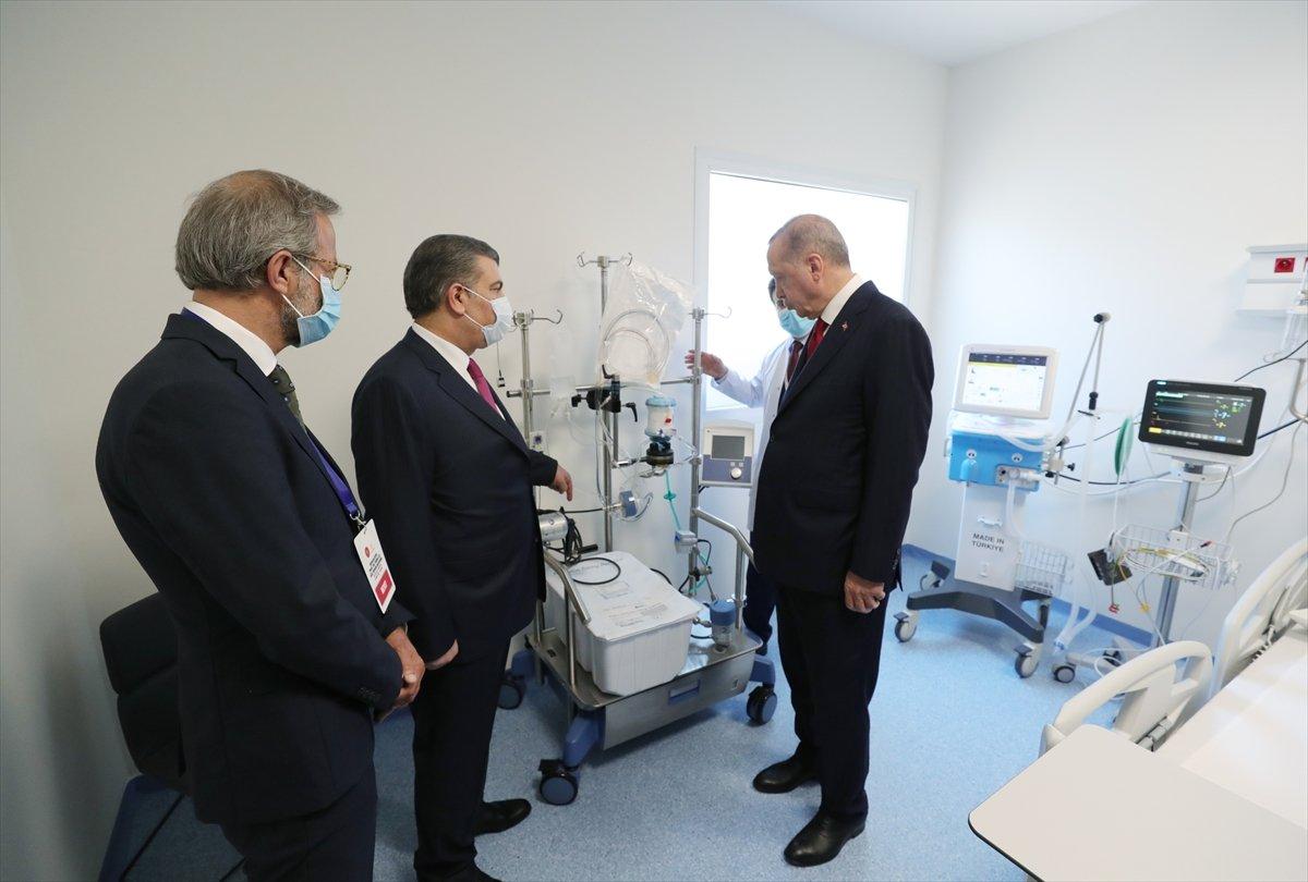 Cumhurbaşkanı Erdoğan, Sancaktepe'deki hastaneyi inceledi