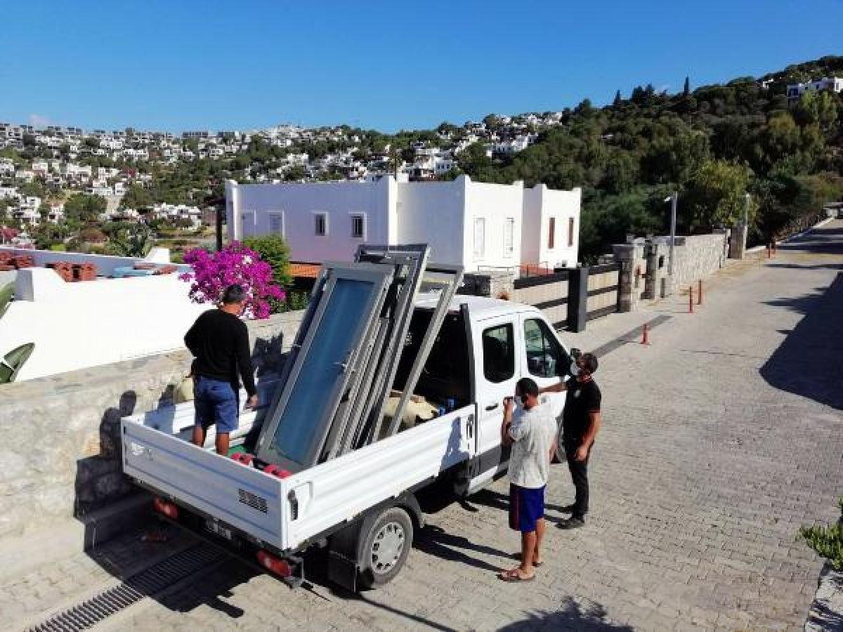 Yılmaz Özdil'in villasında özel ekip çalışıyor