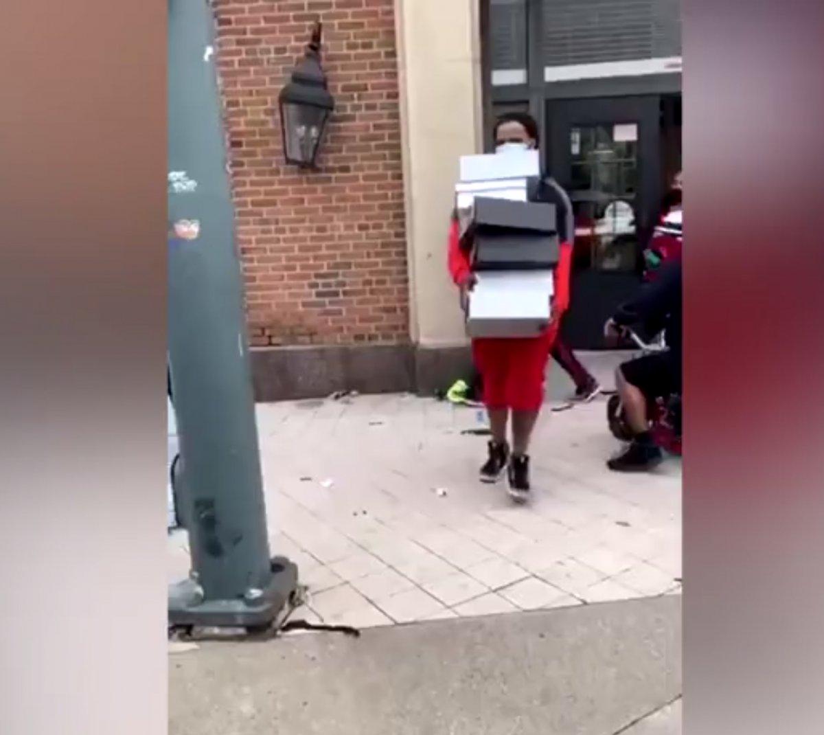 ABD'de mağazalar yağmalanmaya devam ediyor