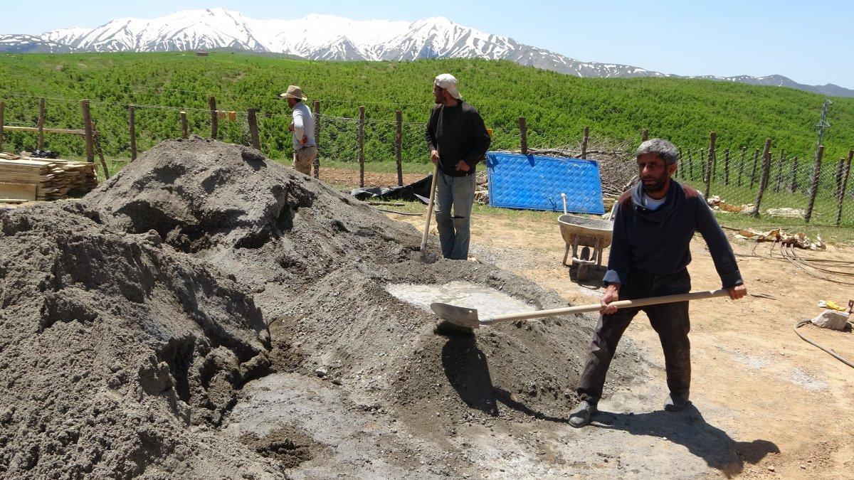 Terörden arındırılan köylerine 27 yıl sonra döndüler