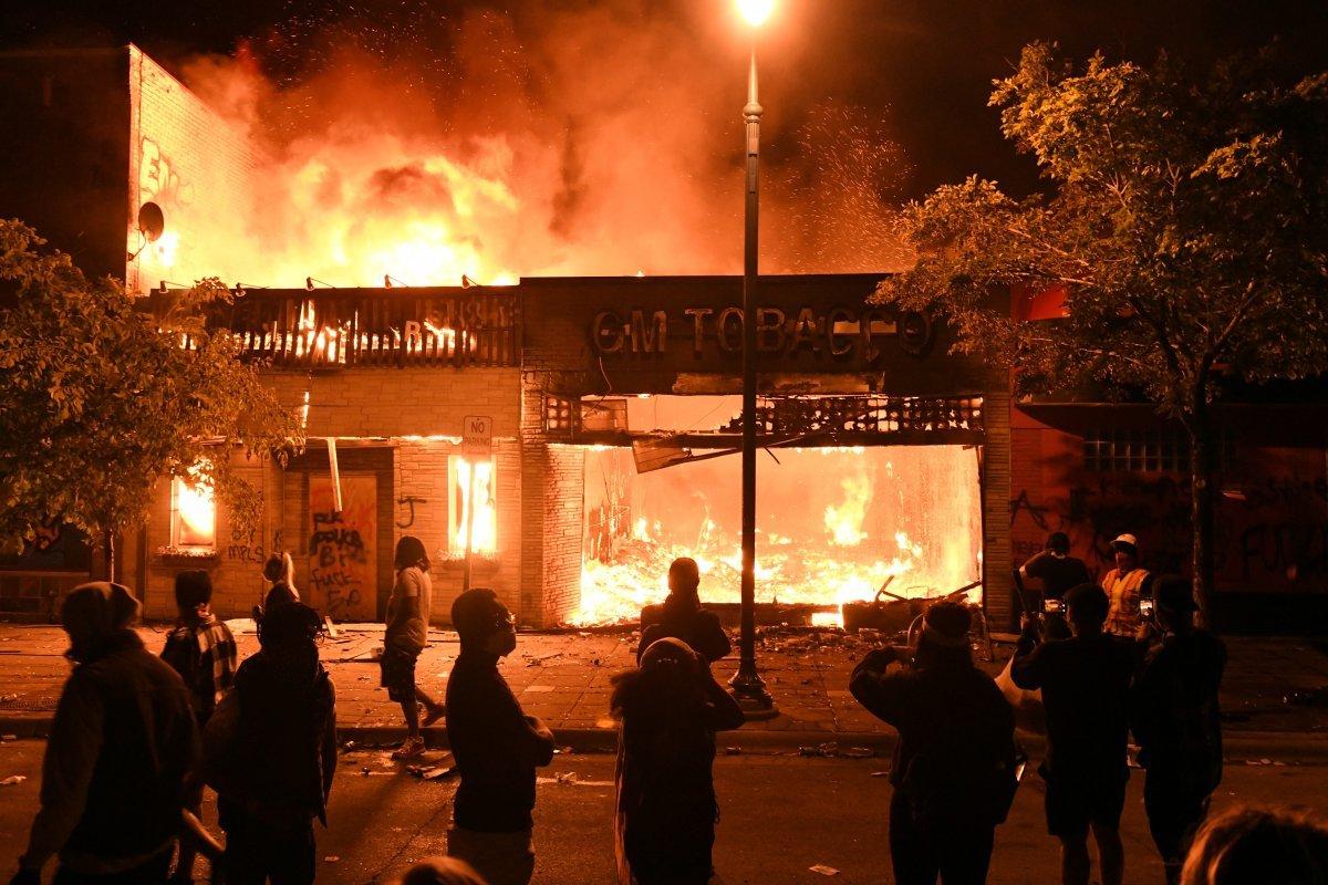 ABD yönetimi, şiddetli gösteriler için dış güçleri suçladı