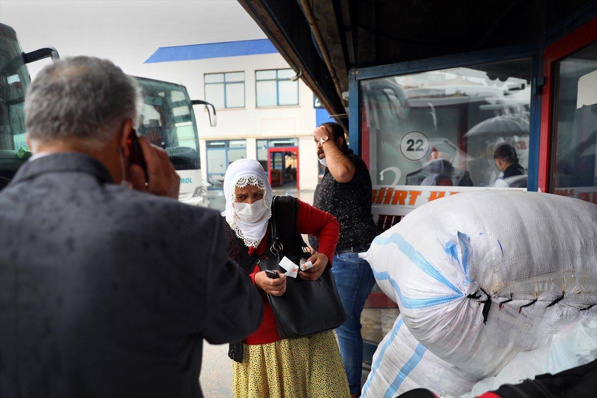 15 Temmuz Şehitler Otogarı'nda yoğunluk başladı