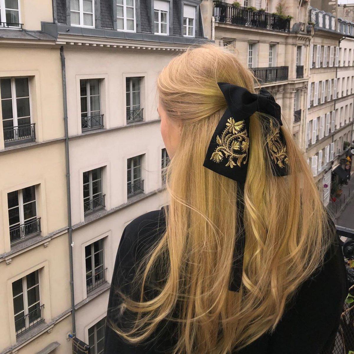 Peskov'un kızı Yelizaveta'dan Sarışınlar Günü paylaşımı