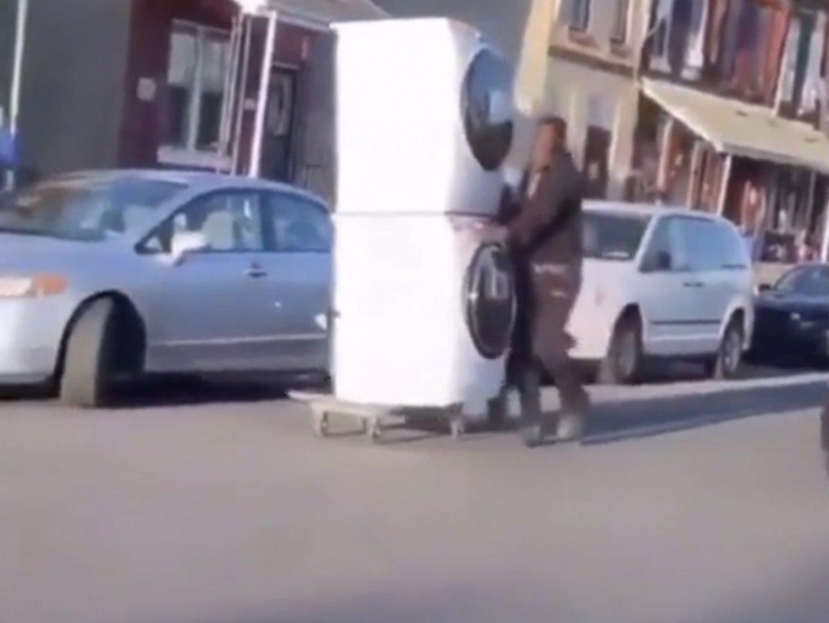 ABD'de mağazalar yağmalanmaya devam ediyor