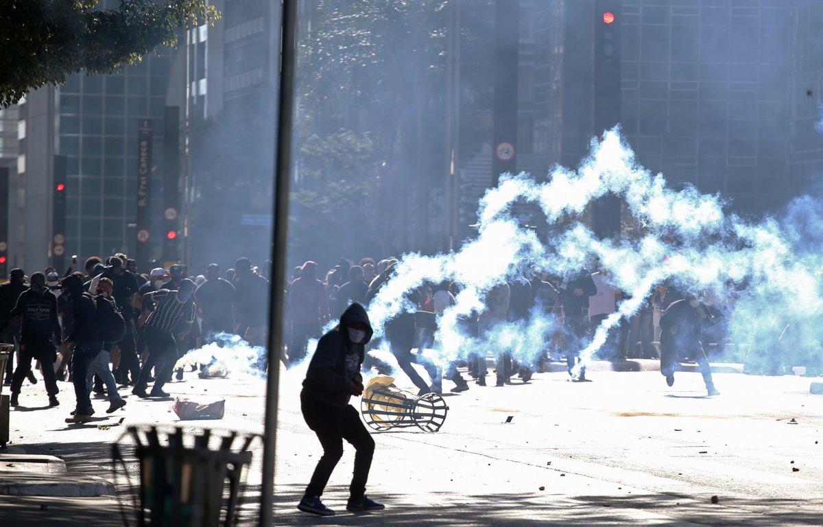 Brezilya'da Bolsonaro yanlısı ve karşıtı gösteriler arttı
