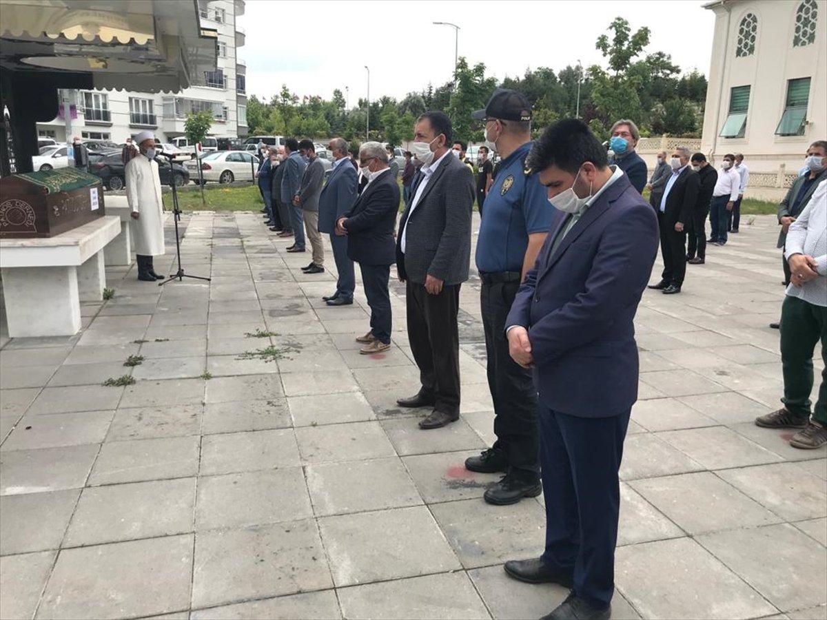 Ankara'da bıçaklanarak öldürülen gencin babası konuştu