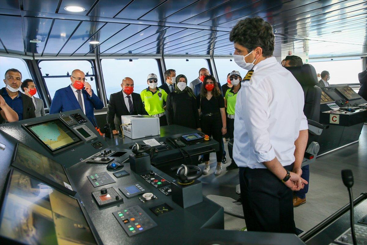 Fethi Sekin'in isminin verildiği feribot denize indirildi