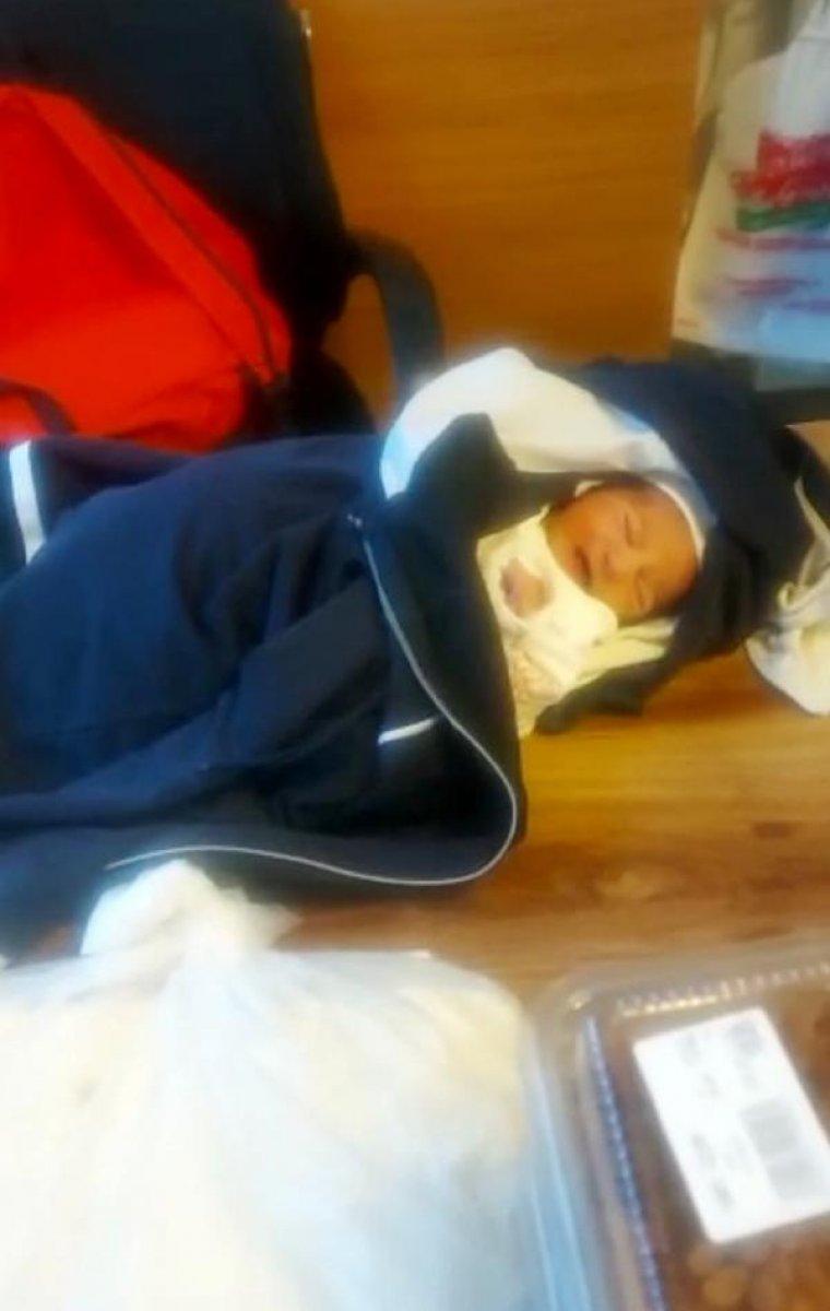 Sokağa terk edilen bebek korumaya alındı