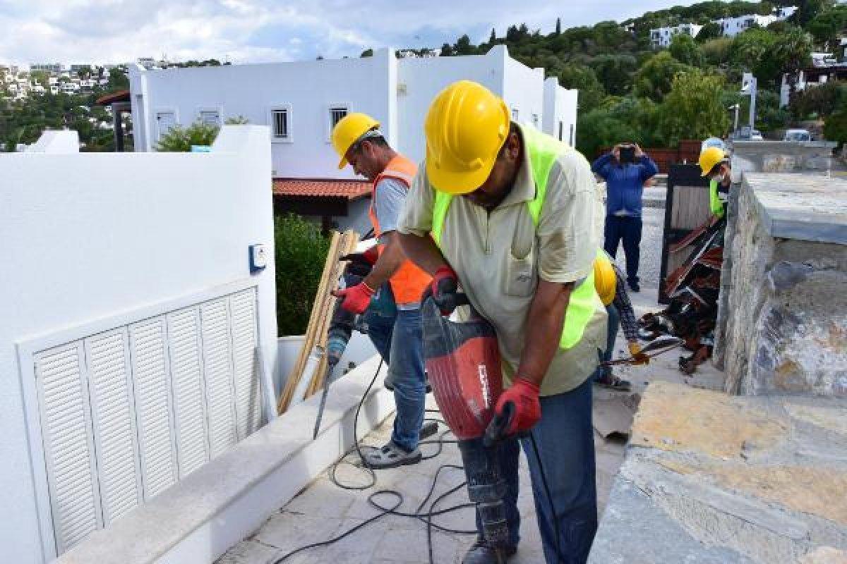 Yılmaz Özdil'in villasındaki yıkım sürüyor