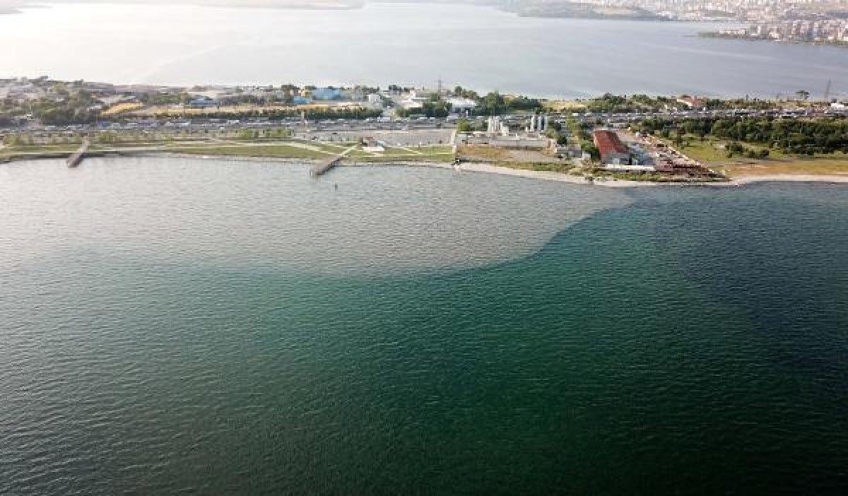 İSKİ'den bırakılan su, denizin rengini böyle değiştirdi