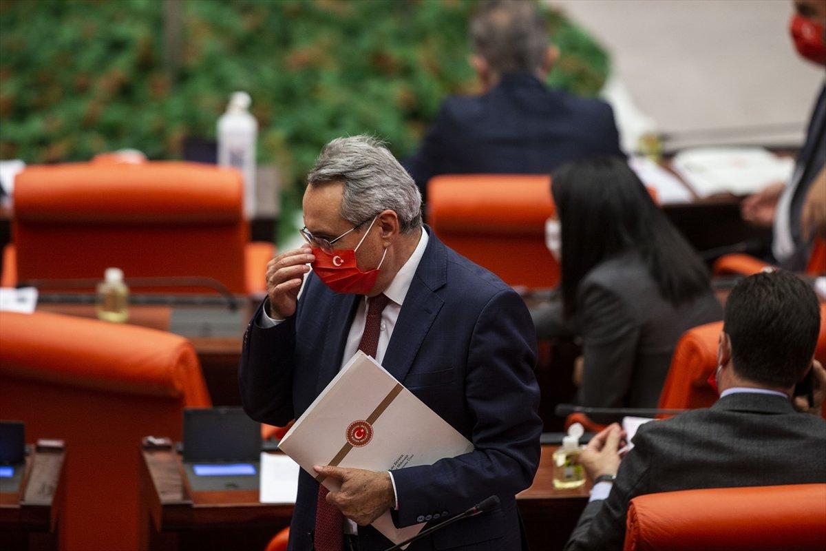 CHP'li vekillere Atatürk imzalı maske dağıtıldı