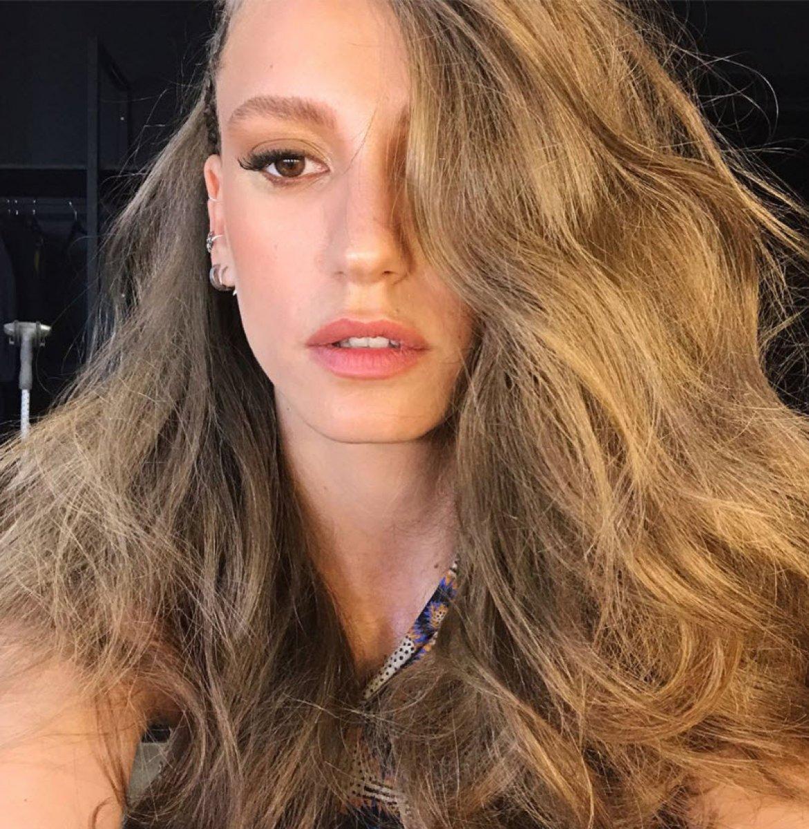 Serenay Sarıkaya'dan koronavirüs kuralları