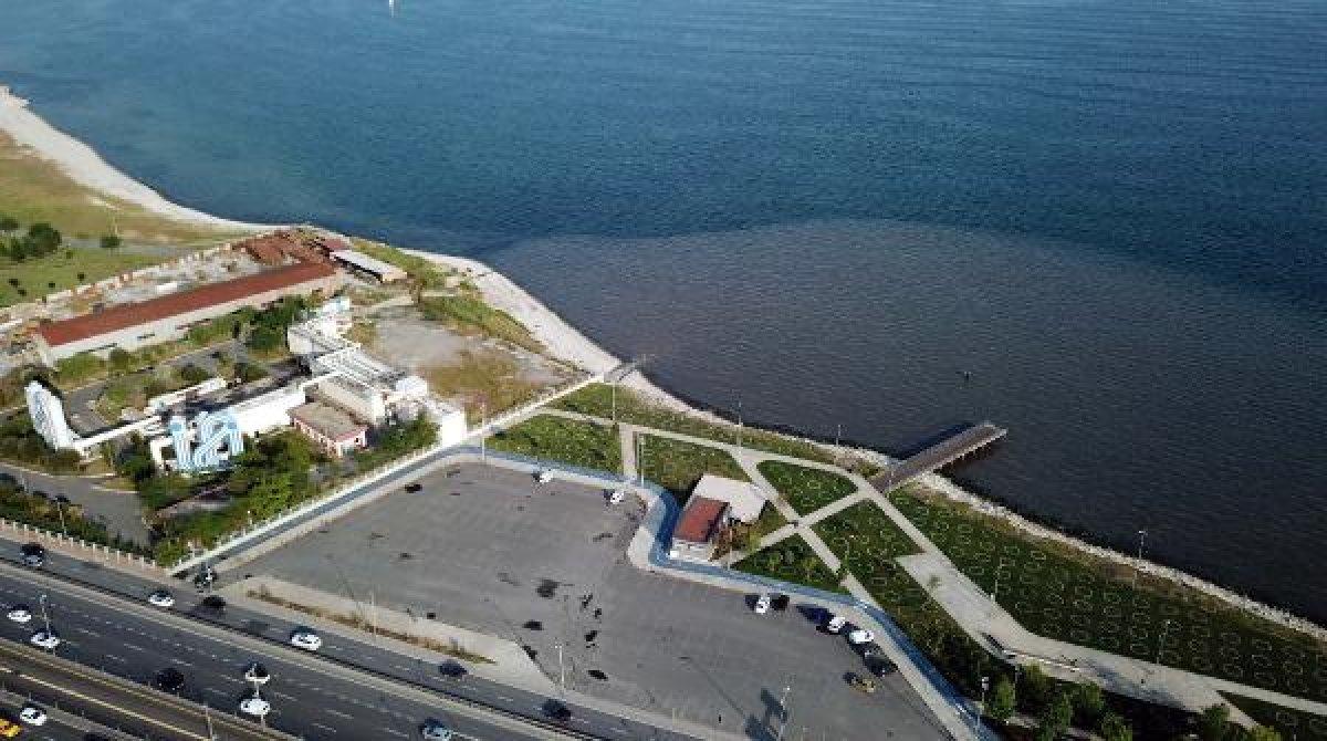 İSKİ'den bırakılan su, denizin rengini böyle değiştirdi