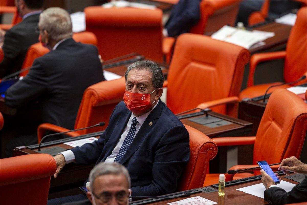 CHP'li vekillere Atatürk imzalı maske dağıtıldı