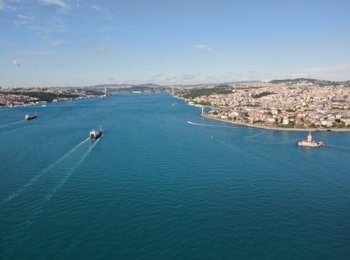 İstanbul Boğazı, maske ve eldivenlerle doldu