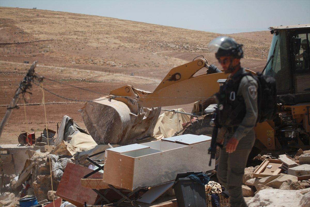 İsrail askerleri, Filistinlilere ait 16 yapıyı yıktı