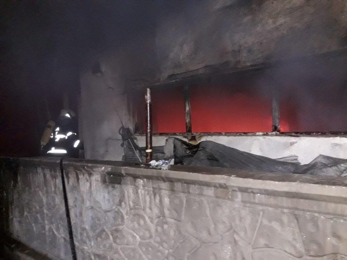 Muğla'da kendini içeri kilitleyip, evi ateşe verdi