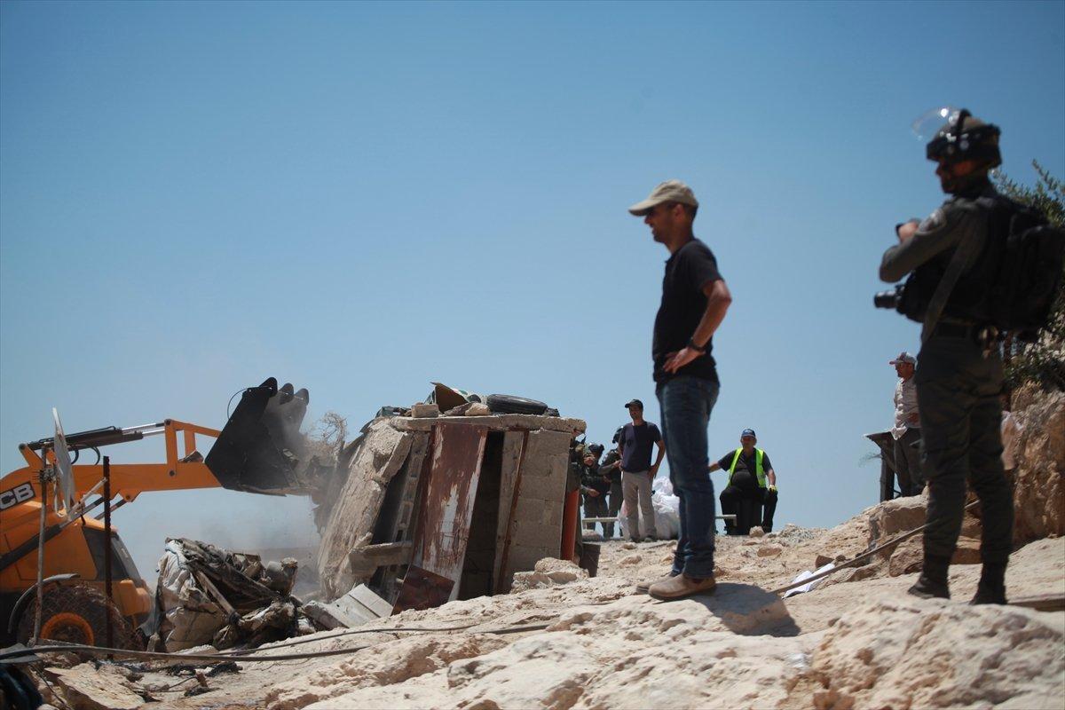 İsrail askerleri, Filistinlilere ait 16 yapıyı yıktı