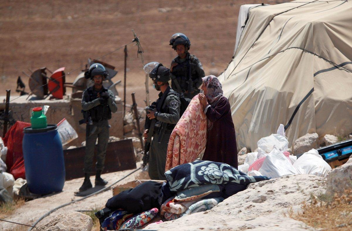 İsrail askerleri, Filistinlilere ait 16 yapıyı yıktı