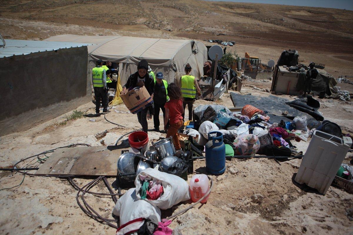 İsrail askerleri, Filistinlilere ait 16 yapıyı yıktı