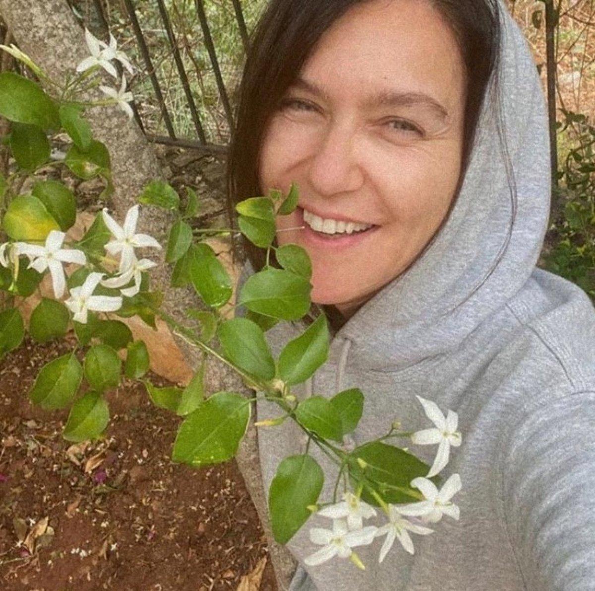 Şevval Sam'dan makyajsız paylaşım