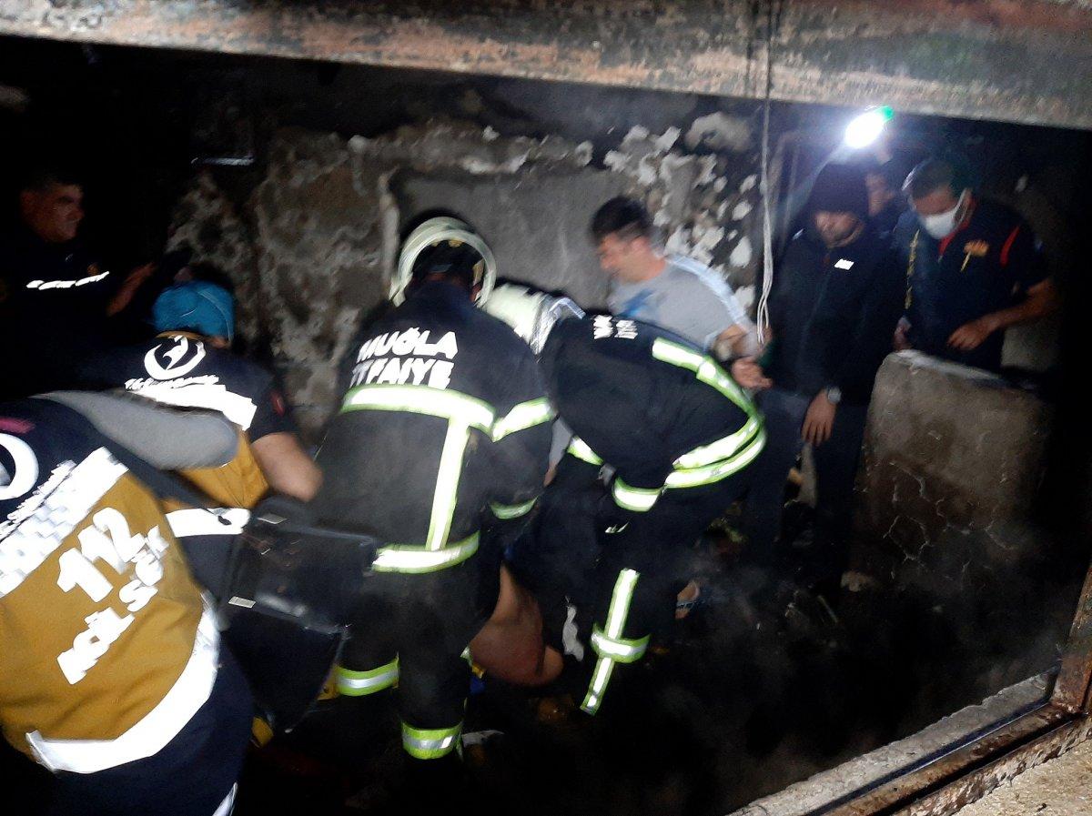 Muğla'da kendini içeri kilitleyip, evi ateşe verdi