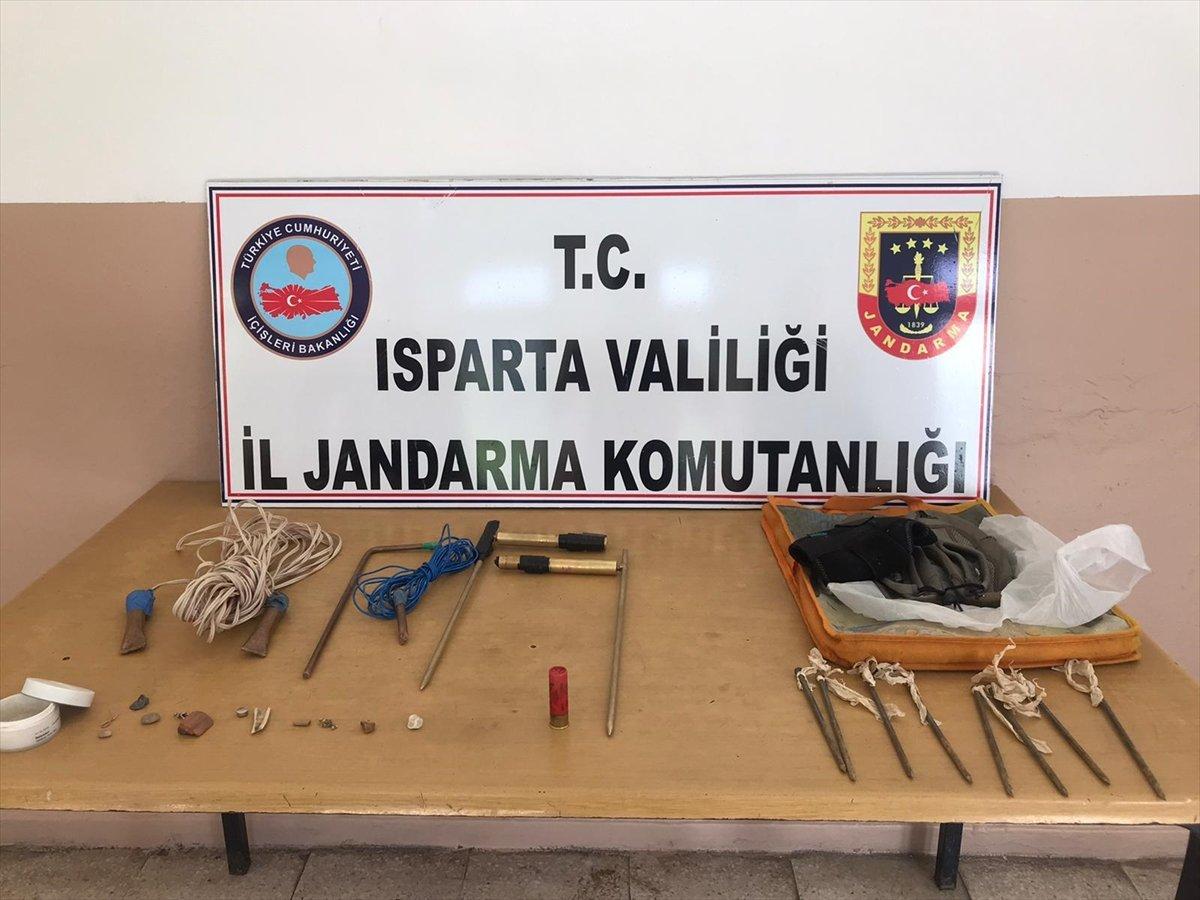 Antik kentte kazı yaparken fotokapana yakalandılar