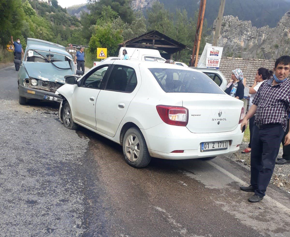 Adana'da trafik kazası: 4 yaralı