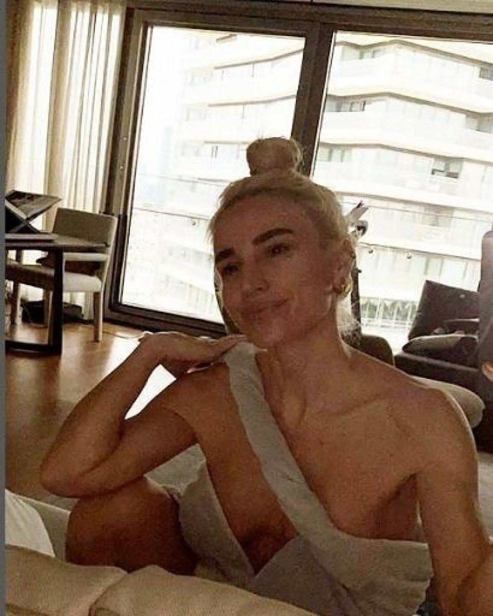 Gülşen'in karantina elbisesi