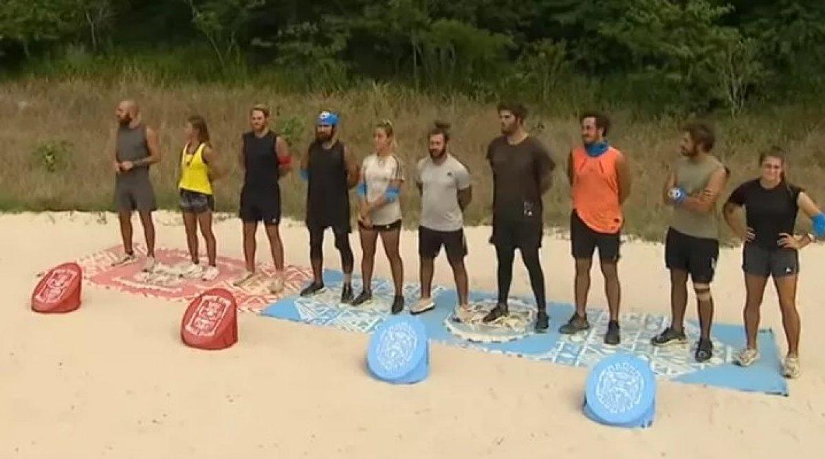 Survivor'da mavi ve kırmızı takım yeniden kuruldu
