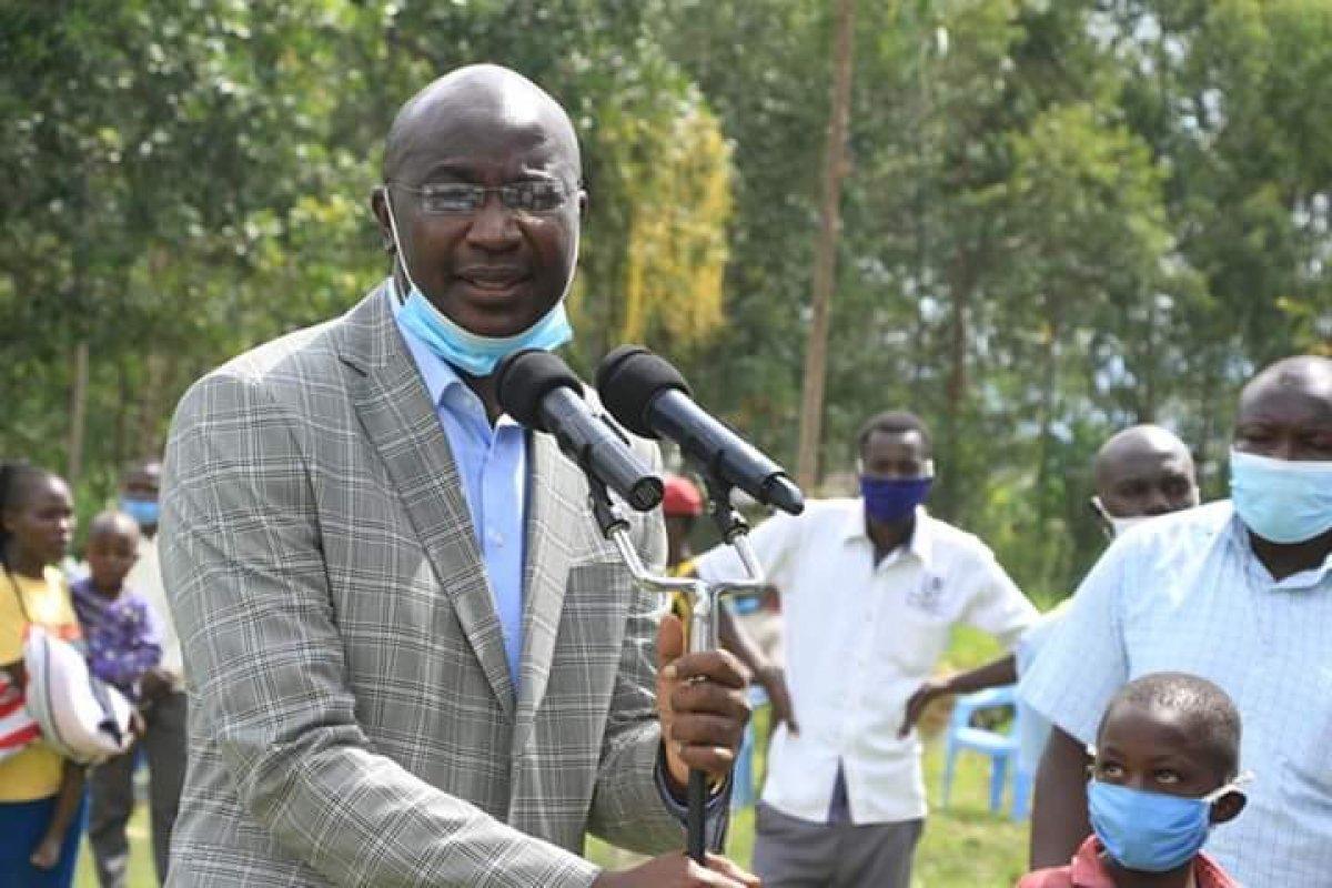 Virüse karşı el yıkama sistemi tasarlayan Kenyalı çocuk