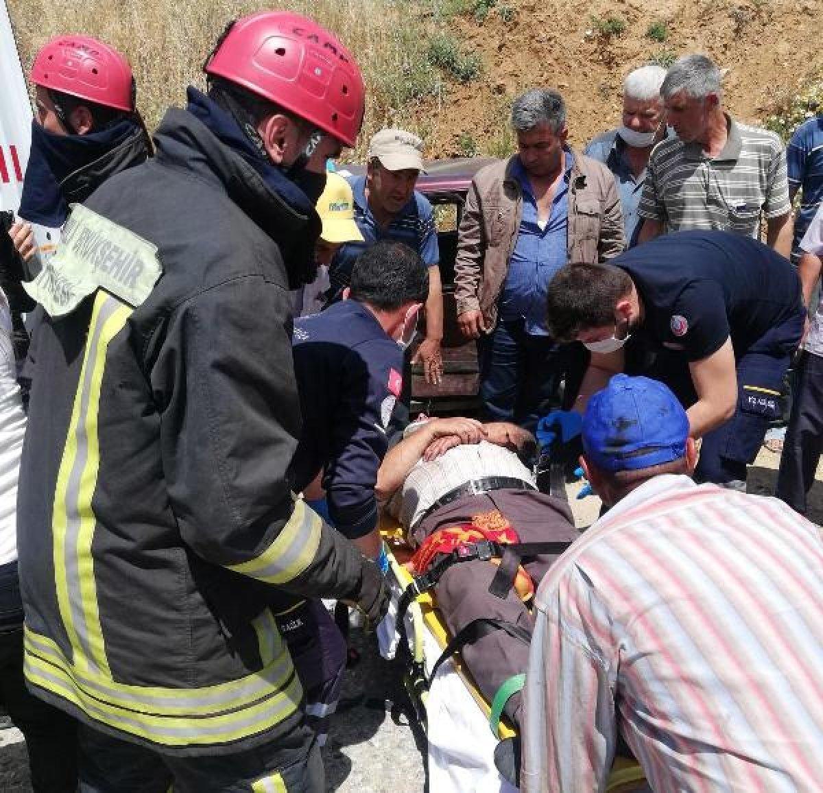 Denizli'de iki araç çarpıştı: 5 yaralı