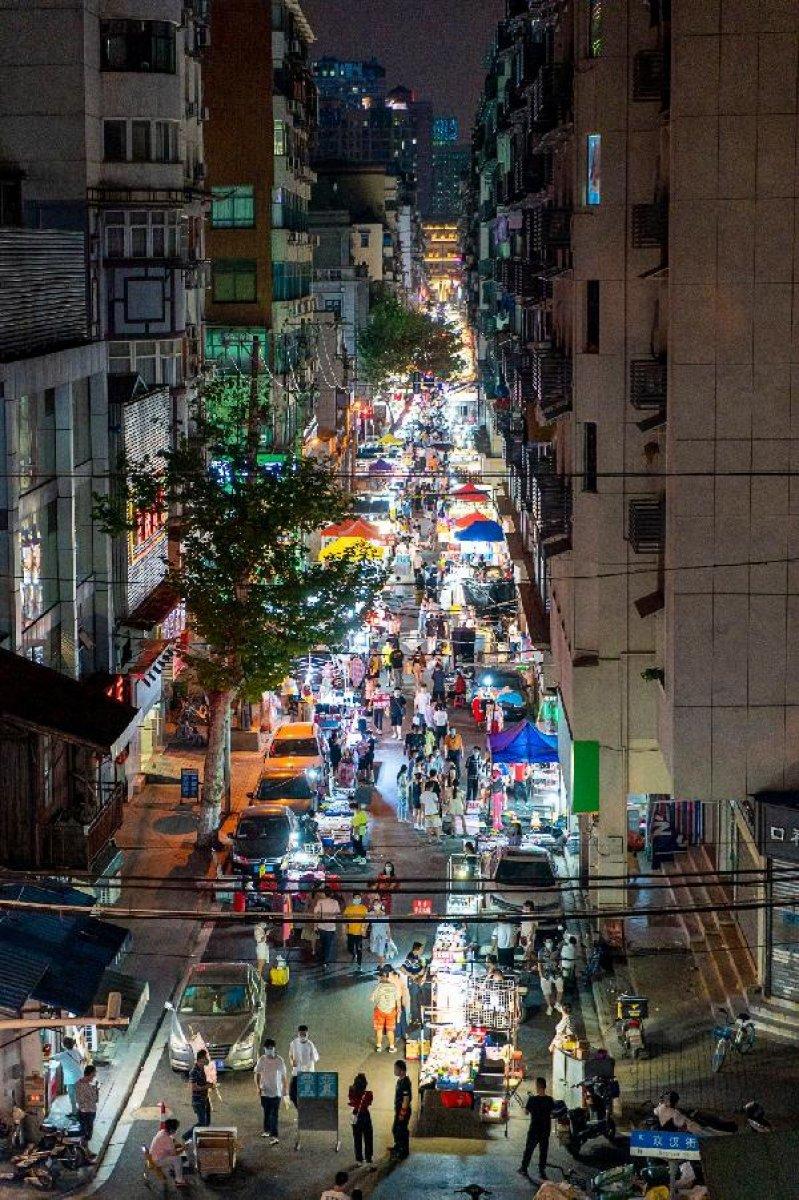 Salgının yayıldığı Vuhan'da hayat normale döndü