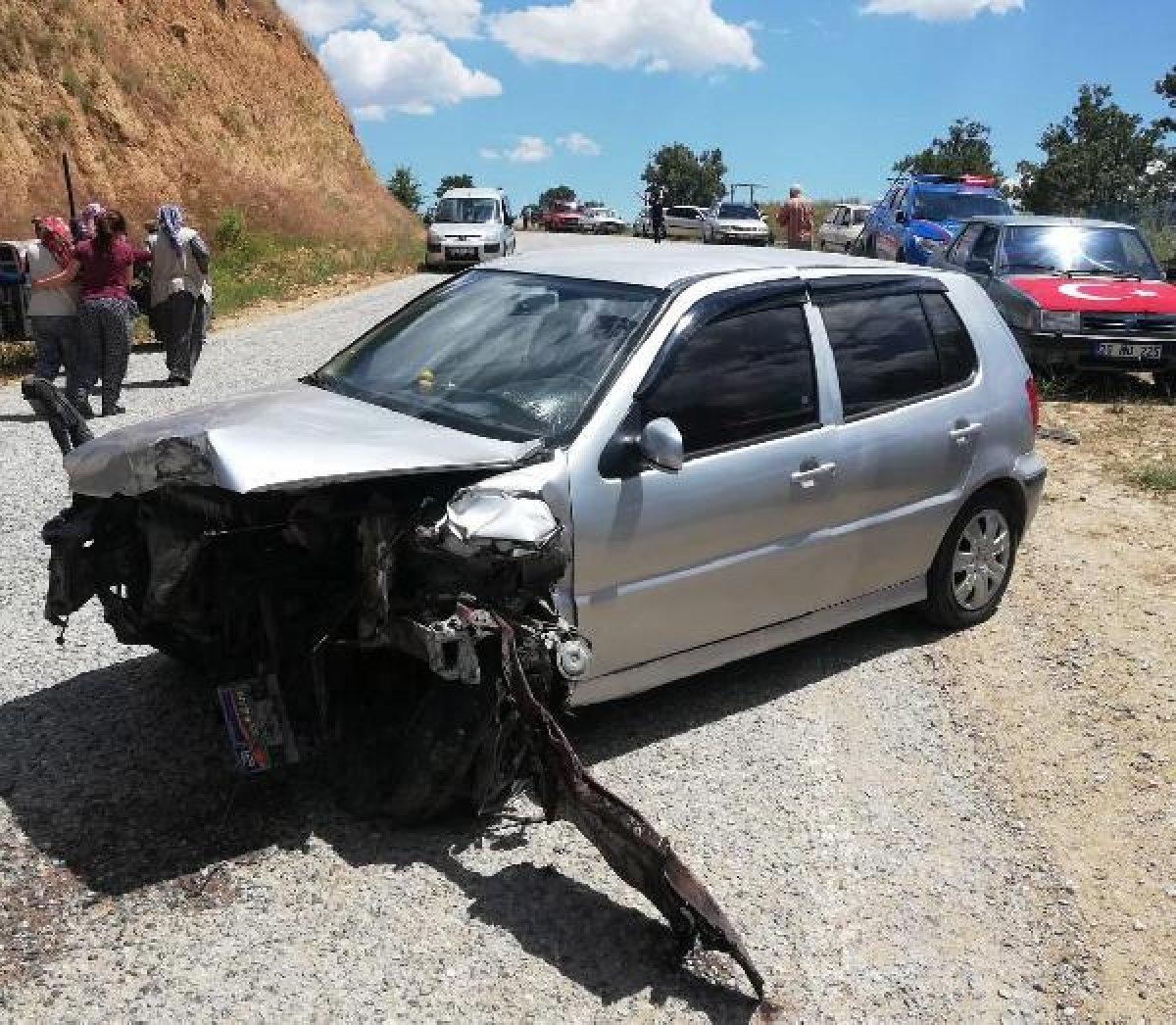 Denizli'de iki araç çarpıştı: 5 yaralı